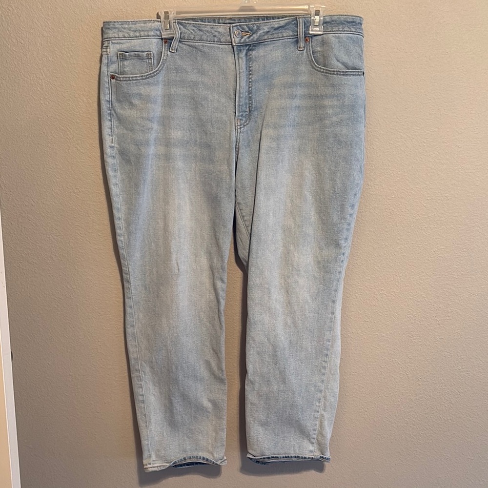 Women’s Old Navy light wash denim pants